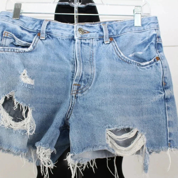 ASHLEY - Picture 1 of 3